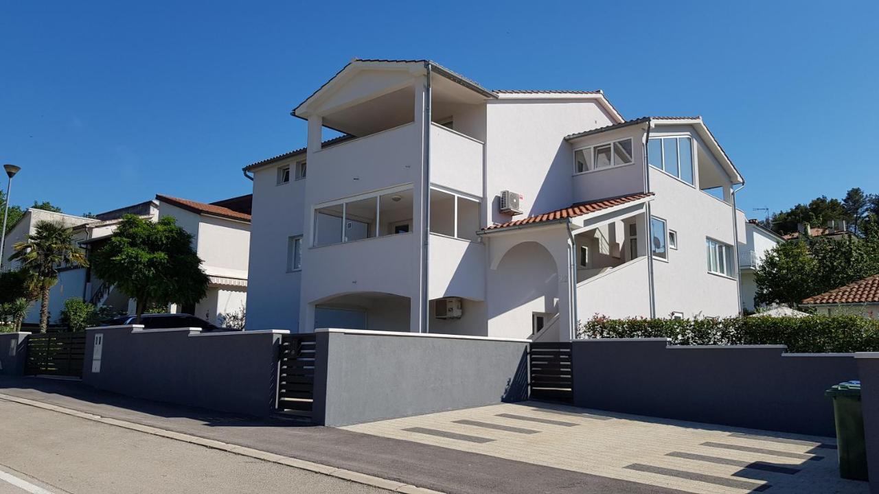 Apartmani Melanie 波雷奇 外观 照片