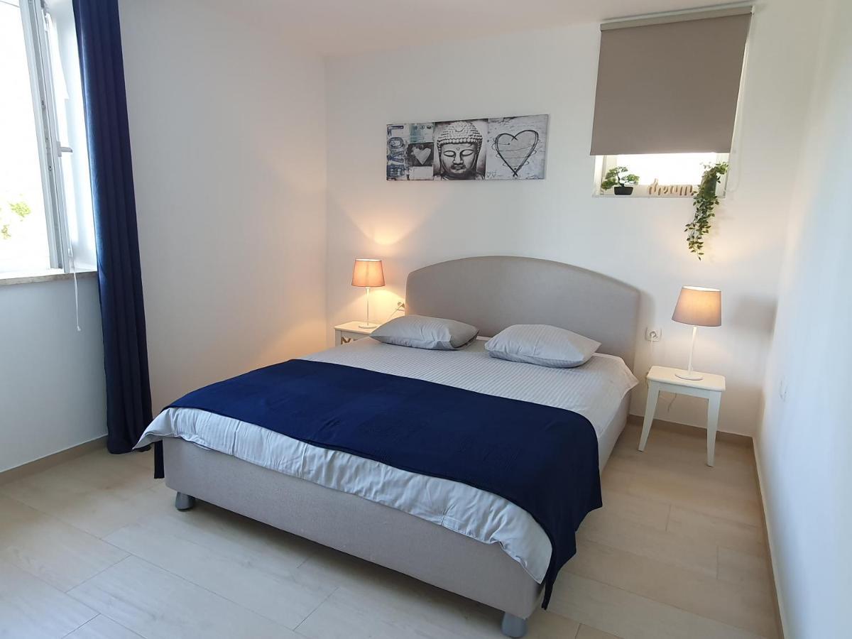Apartmani Melanie 波雷奇 外观 照片