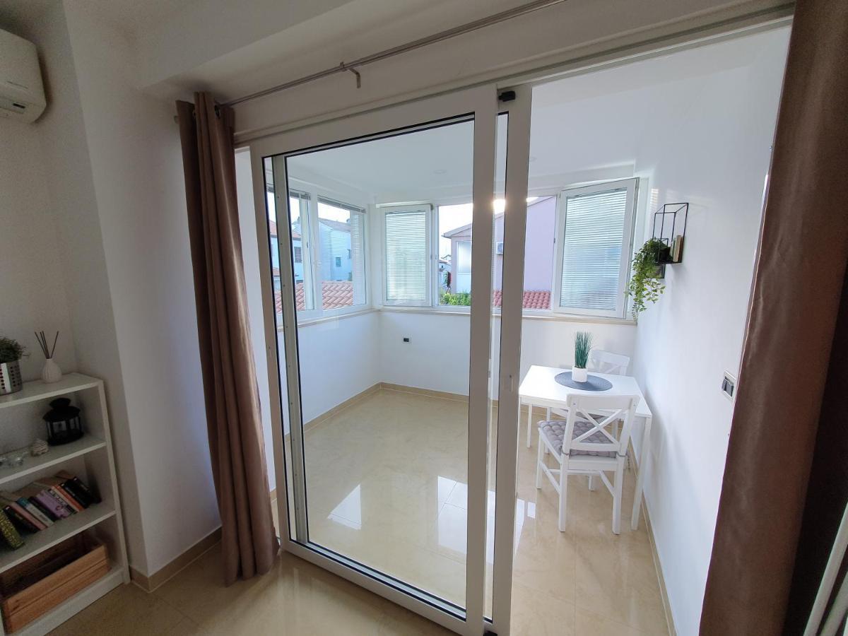 Apartmani Melanie 波雷奇 外观 照片