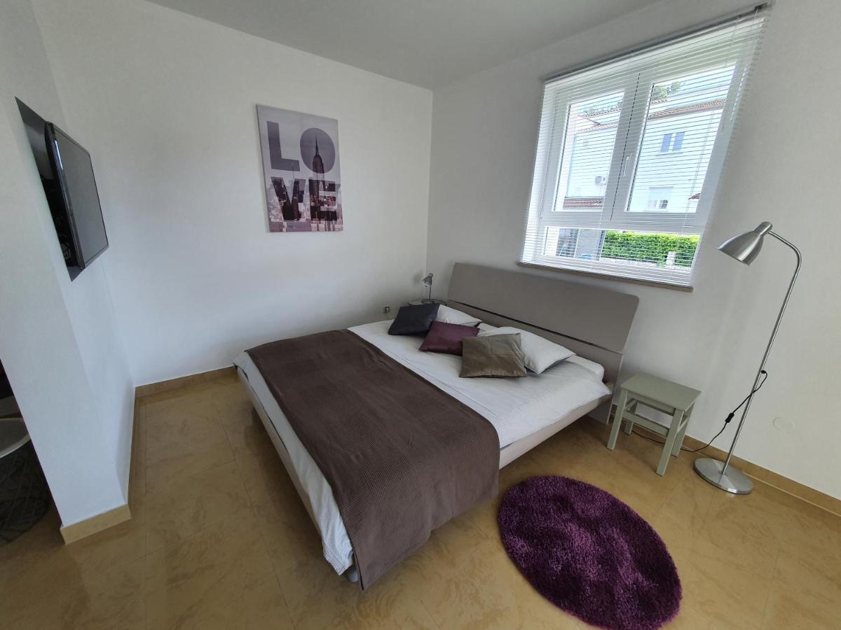 Apartmani Melanie 波雷奇 外观 照片