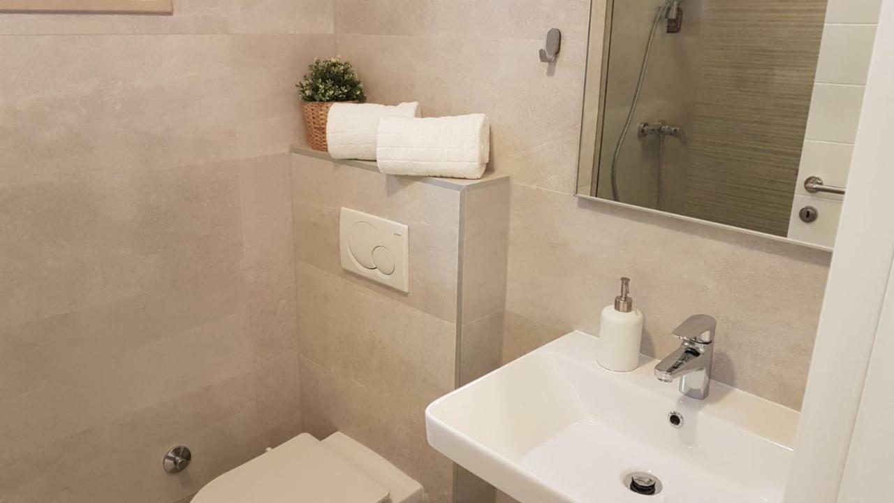 Apartmani Melanie 波雷奇 外观 照片