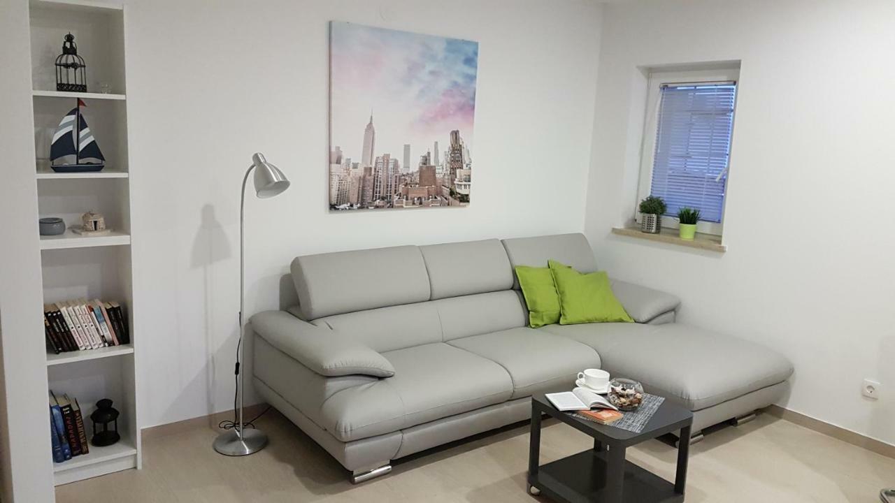 Apartmani Melanie 波雷奇 外观 照片